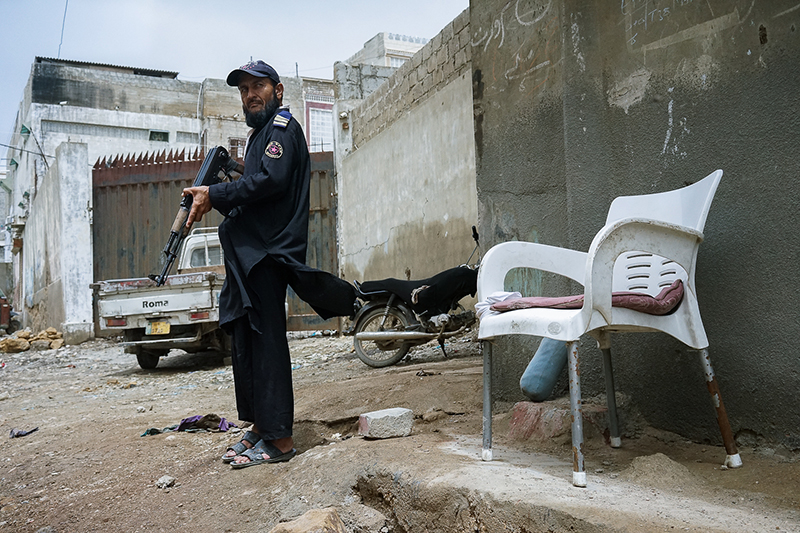 Employee of a private security company, Karachi. Photo by Laurent Gayer