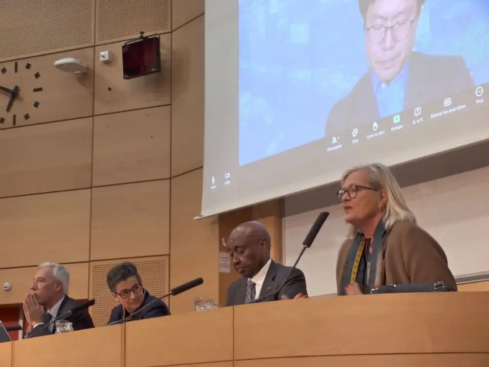 From left to right: João Cravinho, Arancha Gonzalez, Donald Kaberuka, Ursula Plassnik and Yeo Han-koo (online)