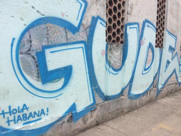 Graffiti, peint par un étranger saluant la Havane?