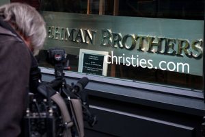 The Lehman Brothers company sign for Auction after bankruptcy at Christie's. London, UK. Credits image : Jorge Royan via Wikimedia. CC BY-SA 3.0
